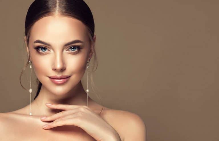 Discover glamorous holiday party hairstyles.